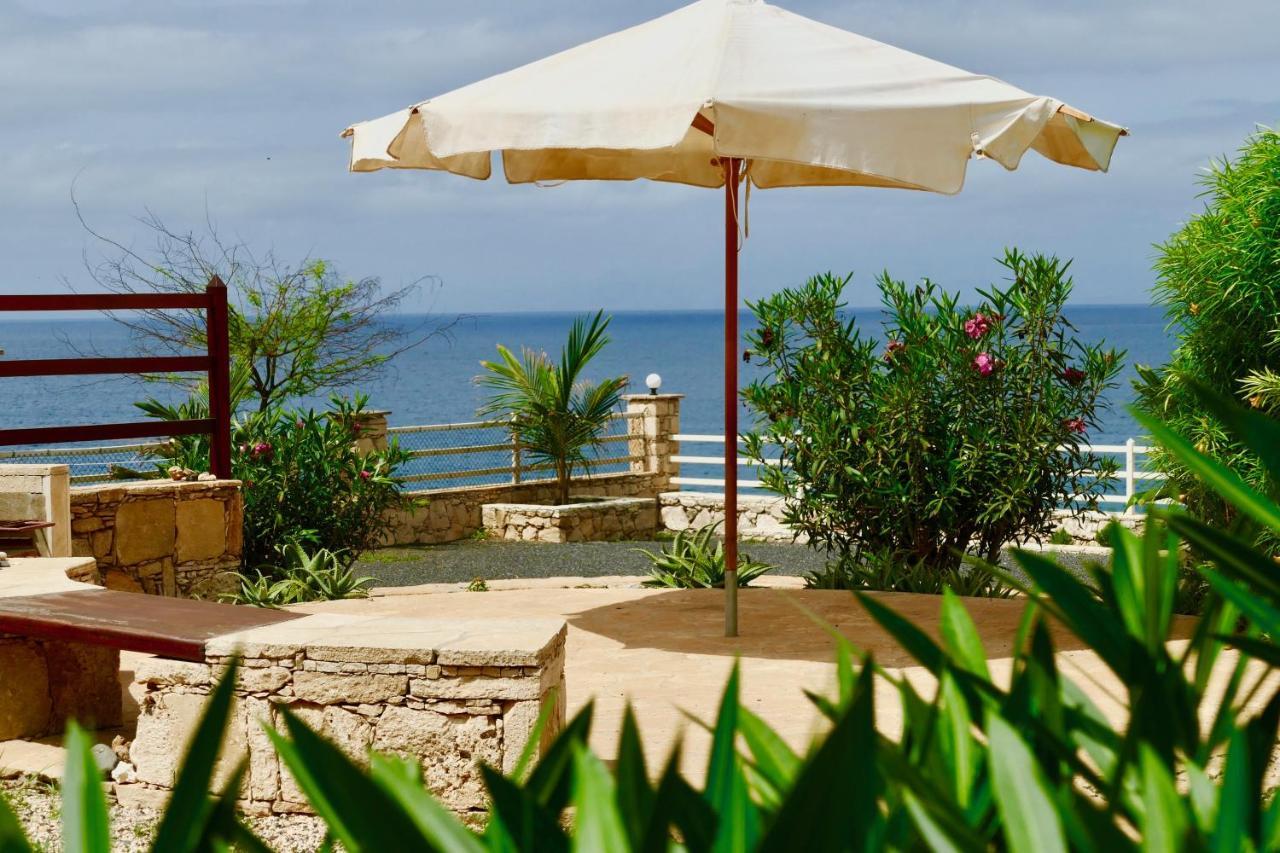 Casita Solemar Direkt Am Atlantik Villa Calheta Exteriör bild